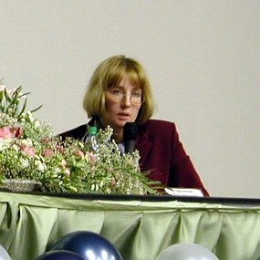 Е.В. Попенко, директор центра репродуктивной медицины «Меркурий»  - Симпозиум «От рождения до менопаузы - один гестаген» - V Российский форум «Мать и Дитя» - Специальный репортаж РМС-Экспо