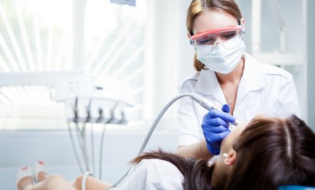 Механическая чистка зубов в Германии