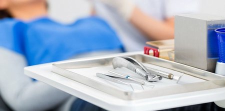 Лечение клиновидного дефекта в Германии